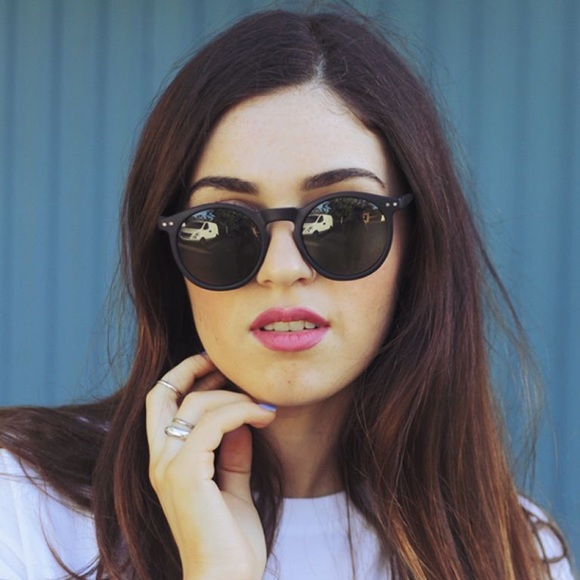 - ̗̀ SALE ̖́- Bold vintage round MATTE - Picture 3 of 4